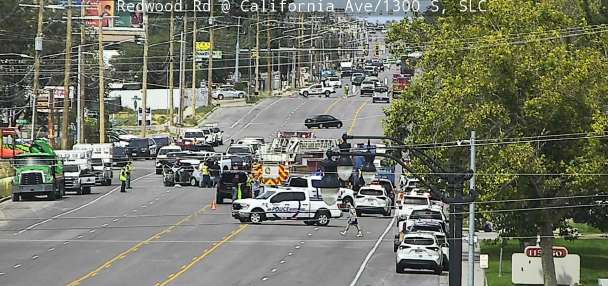 Fatal crash closes Redwood Road