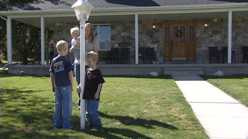 Fire Alarm Uses Parent's Voice to Wake Children