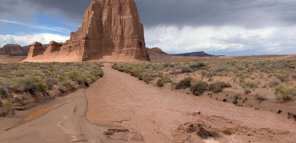Flash flooding strands family in Capitol Reef
