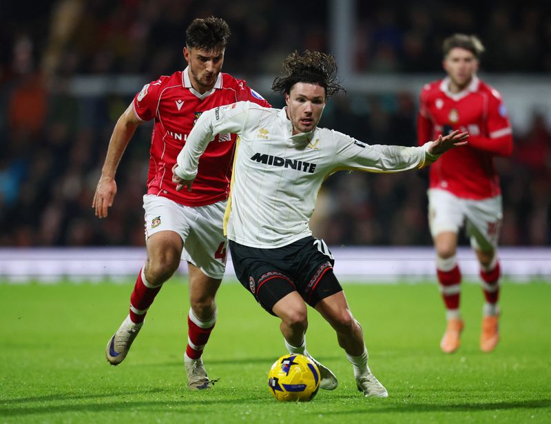 Wrexham add Callum O'Hare, Joe Worrall ahead of transfer deadline