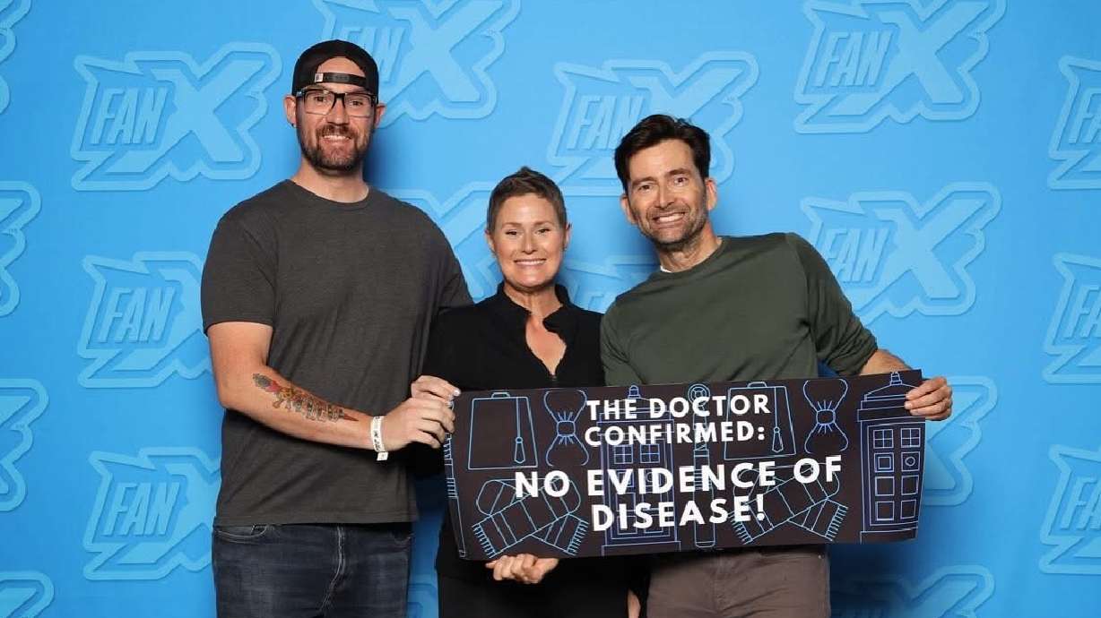 Katie Walterman and her husband, Thomas, announce she is in remission with help from "Doctor Who" actor David Tennant at FanX Salt Lake City in 2025.
