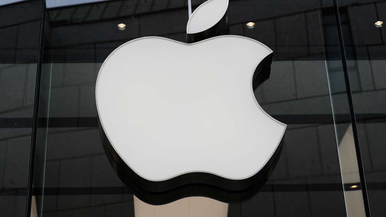 Apple has relabeled Lake Ontario to "Lake America" for U.S. users of its maps app, following competitor Google, days after President Donald Trump ordered a new name for the lake.