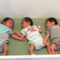 Mom gives birth to rare set of triplets weighing more than 19 pounds, nearing world record