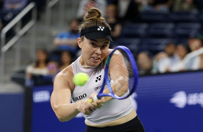 Tennis-Noskova sails past Tararudee into US Open third round