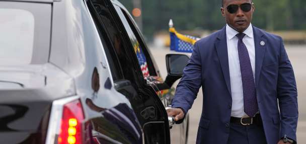 Report finds holes and delays in how Secret Service updates its protection policy