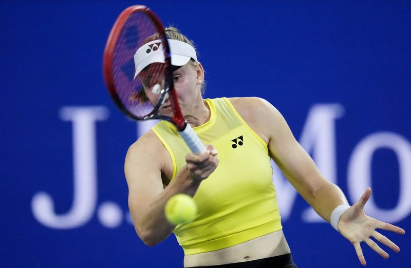 Tennis-Clinical Rybakina marches into US Open third round
