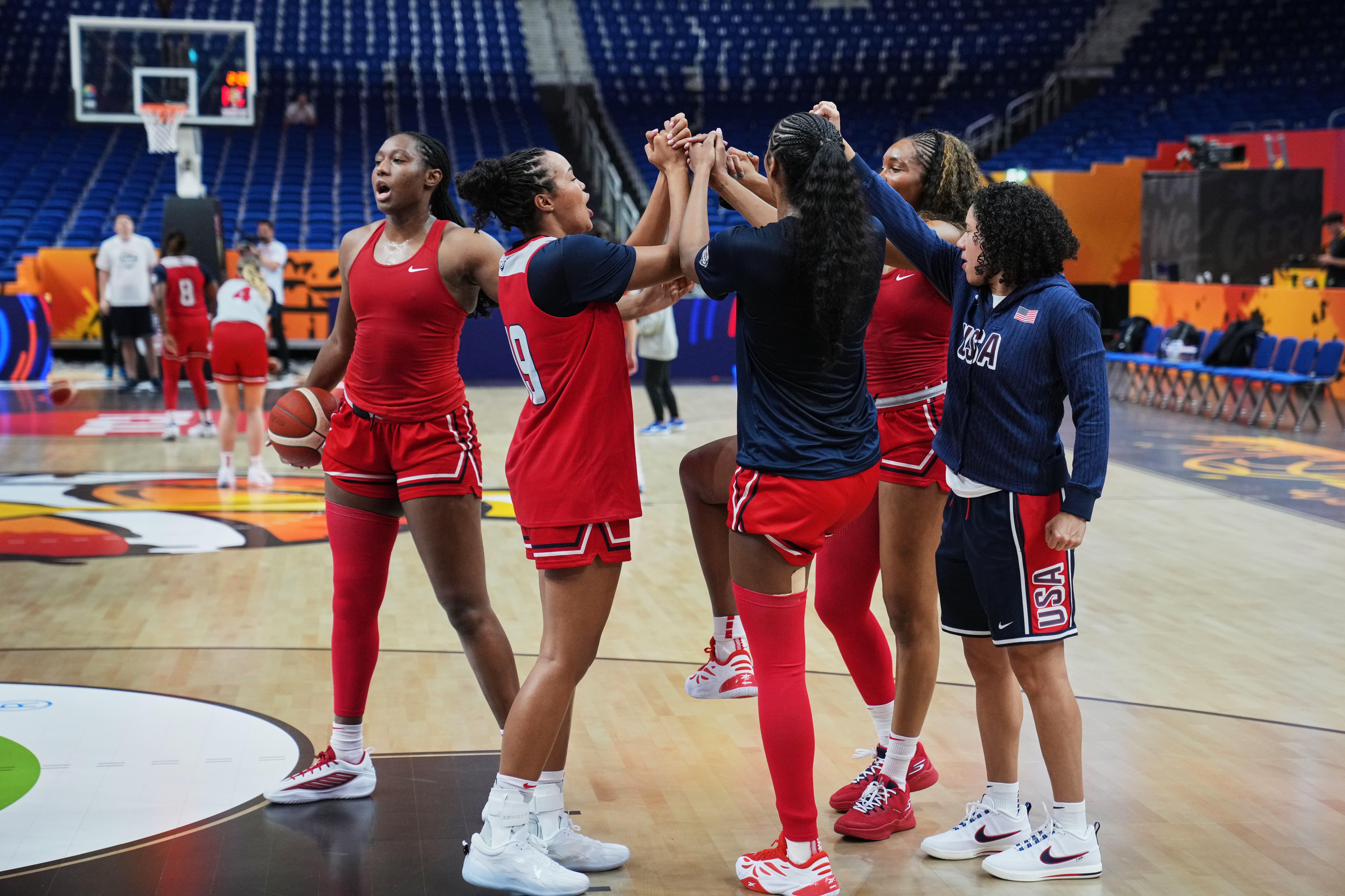 A 30-game win streak for US on the line at the FIBA women's World Cup with France and others waiting
