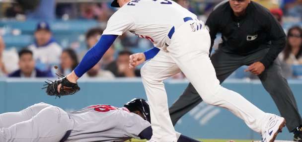 Teoscar Hernández delivers a dramatic 9th-inning walk-off double as Dodgers top Cardinals