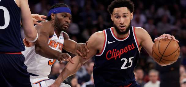 Ben Simmons agrees to a 1-year contract with the Sacramento Kings, AP source says