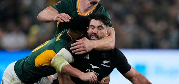 South Africa outmuscles New Zealand 29-24 to take a 2-1 rugby series lead