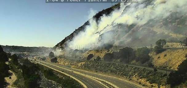 Broad Fire closes I-84 in Weber Canyon