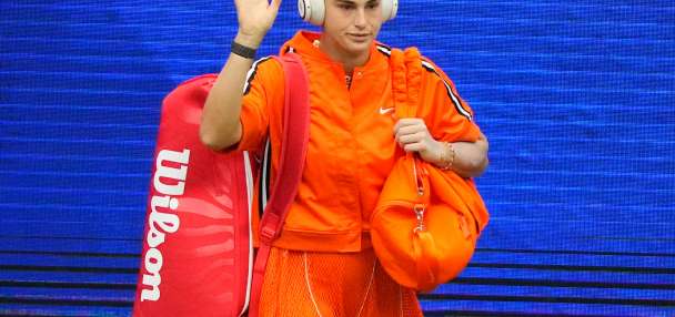 Defending champions Aryna Sabalenka and Carlos Alcaraz reach the US Open quarterfinals