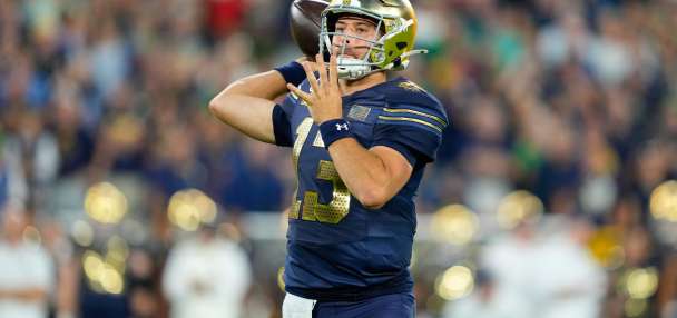 No. 4 Notre Dame overcomes sluggish start to beat Wisconsin 41-13 at Lambeau Field