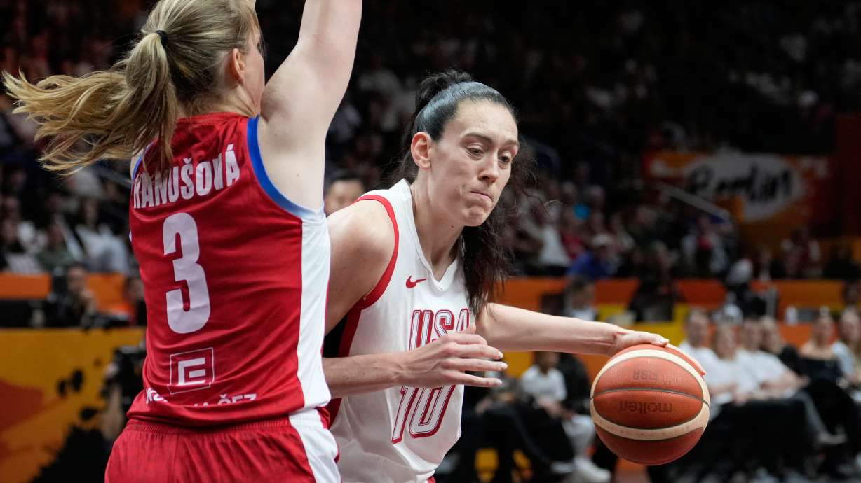 Czechia's Alena Hanusova guards Breanna Stewart, of the United States, during the Women's Basketball World Cup match between the United States and Czechia in Berlin, Monday, Sept. 7, 2026.
