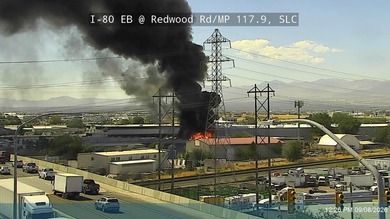 Building fire causes smoke plume in Salt Lake City 
