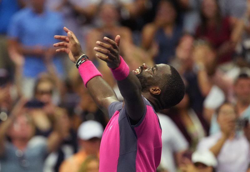 Tennis-Tiafoe reaches US Open semis in thrilling fightback