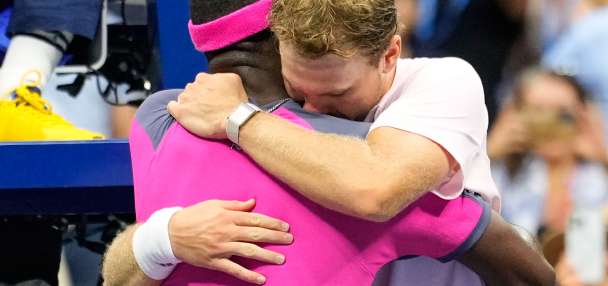 Tiafoe gives Michelsen a hug and a shoulder to cry on after his US Open victory