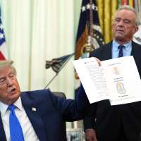 As midterms approach, new poll finds that few Americans trust campaigns or Trump