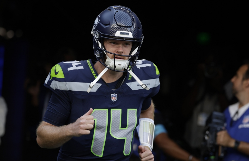 Seahawks QB Sam Darnold ruled out with hip injury