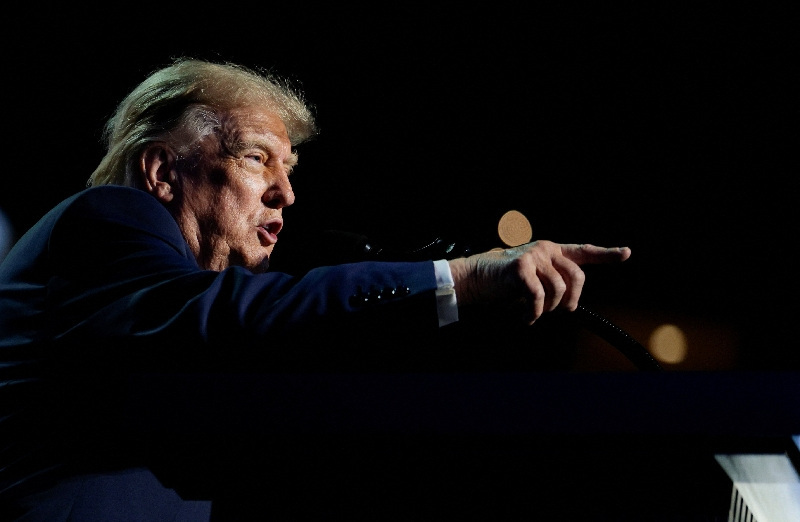 Trump says Iran war to end after midterms; Houthis close in on key strait, sources say