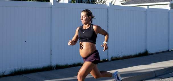 9-month-pregnant Utah mom aims to run mile in under 5 minutes