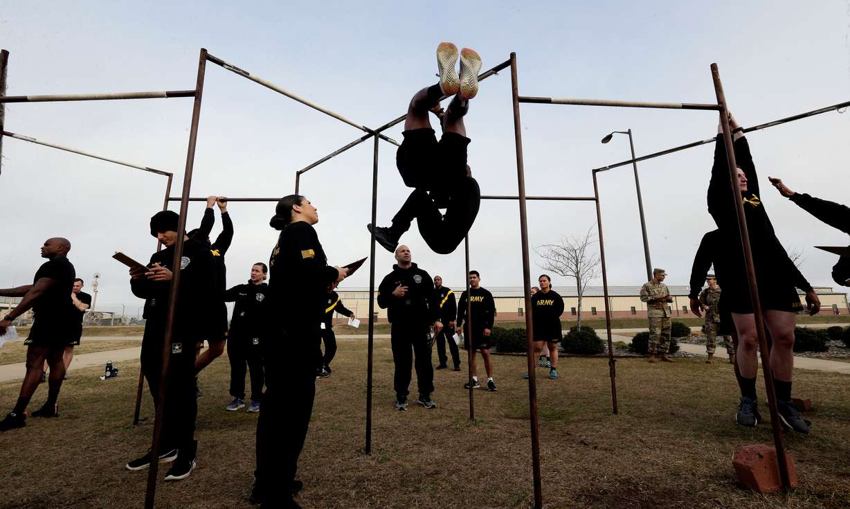 U.S Army troops training to serve as instructors participate in a combat fitness test at the 108th Air Defense Artillery Brigade compound at Fort Bragg, North Carolina, Jan. 8, 2019.