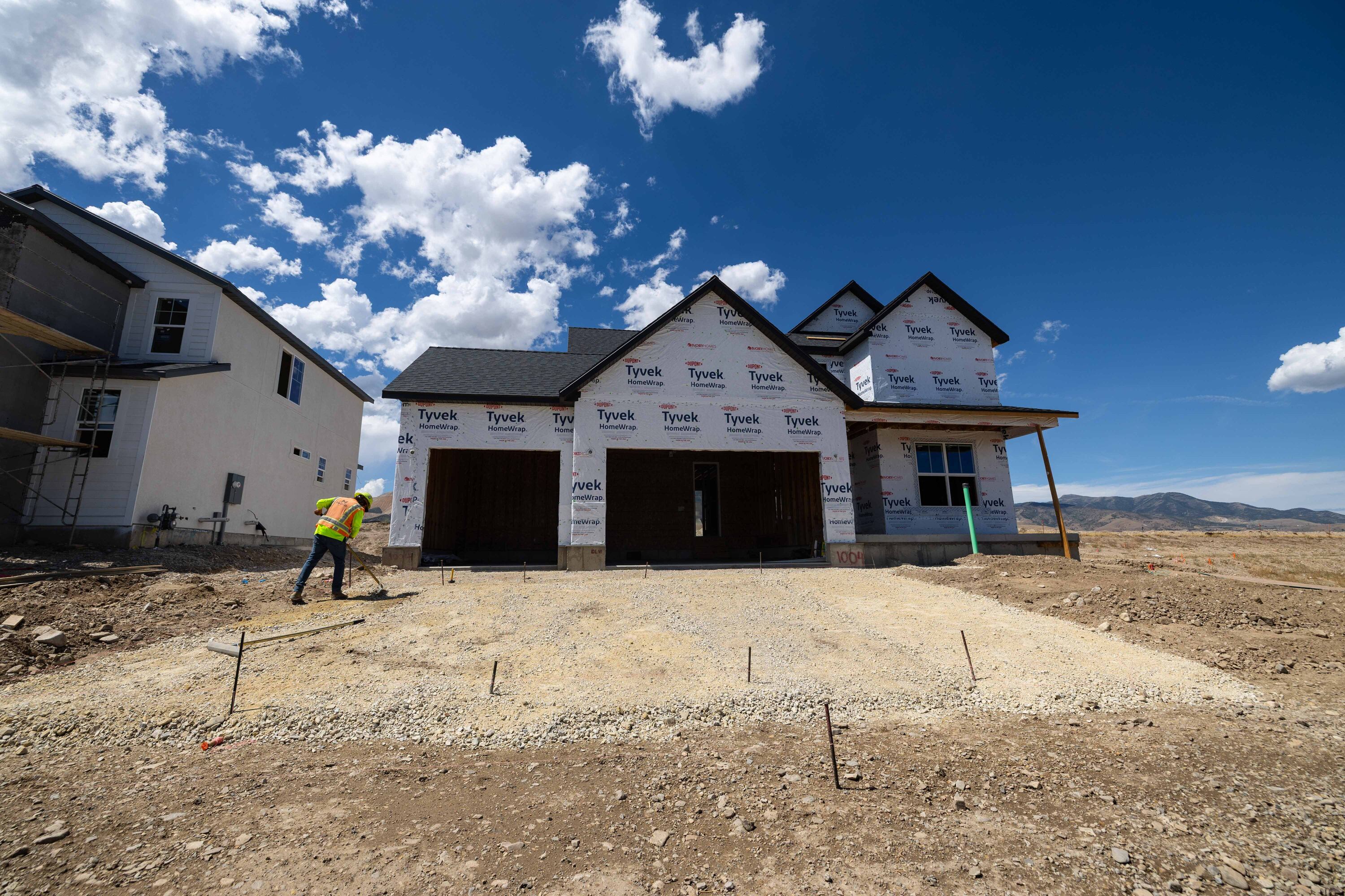 Mortgage rates topping 7%