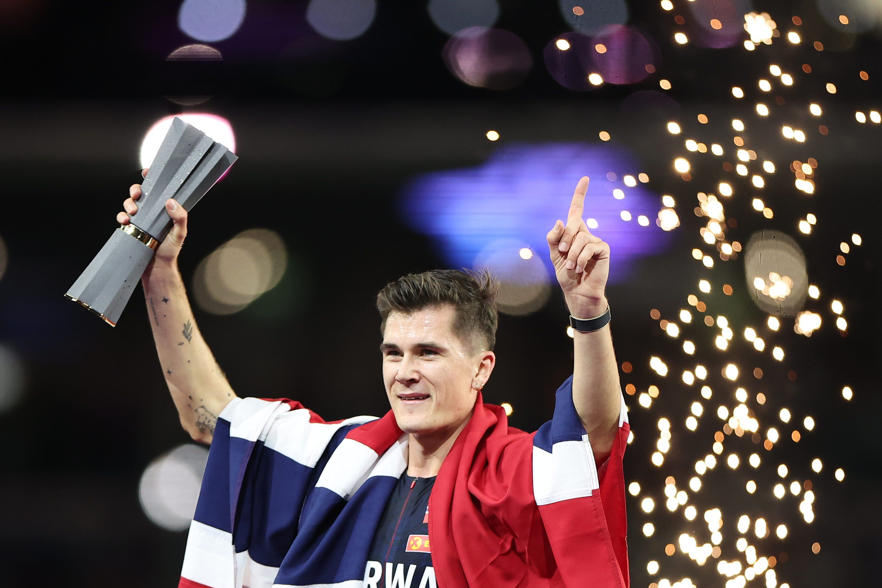 Jakob Ingebrigtsen, of Norway, celebrates winning the men's 5,000 meters final during the World Athletics Ultimate Championship in Budapest, Hungary, Friday, Sept. 11, 2026. 