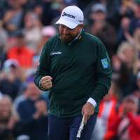 Shane Lowry one-putts every green on back nine and builds 4-shot lead in Irish Open