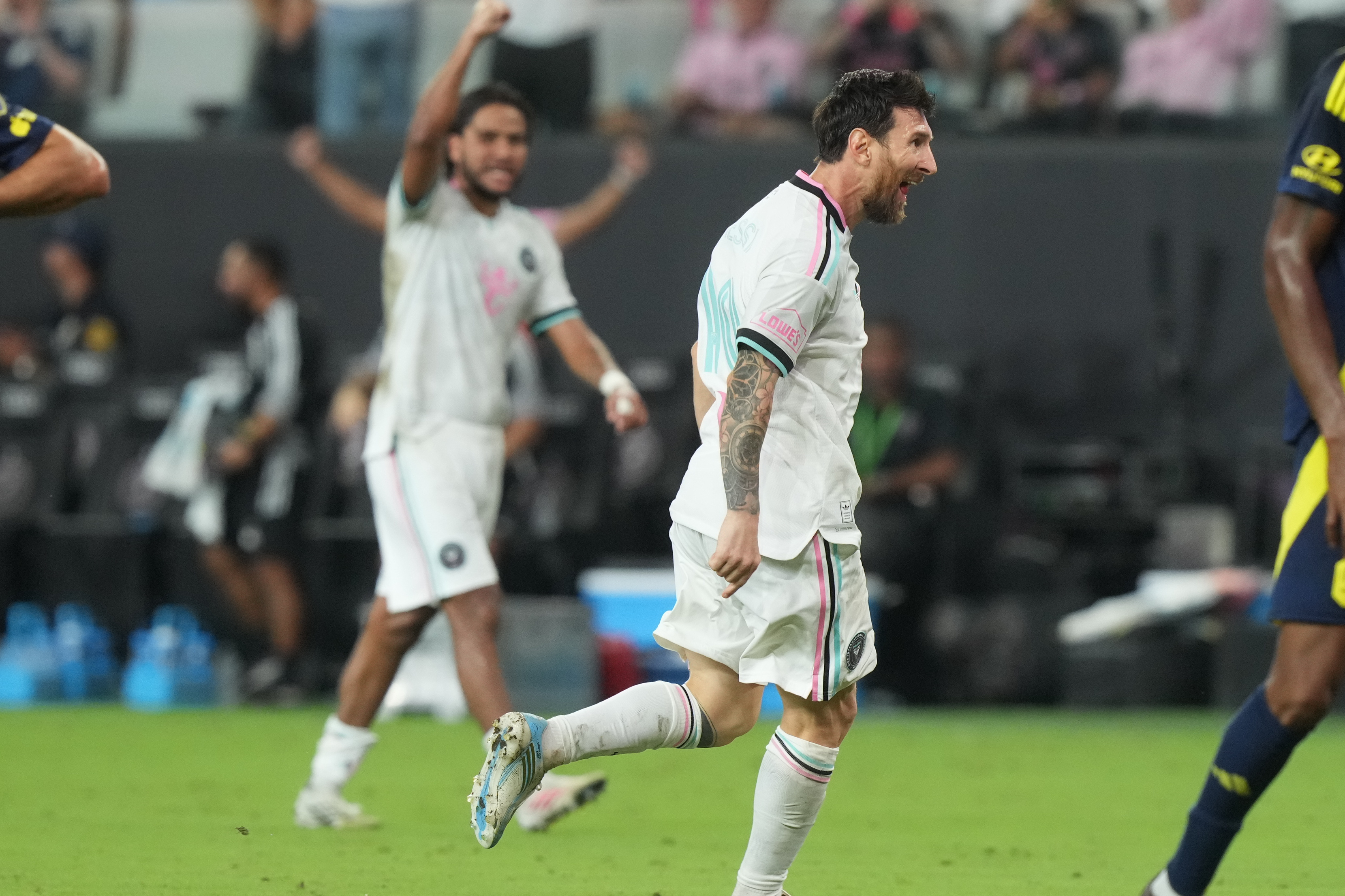 Messi scores his 19th MLS goal as Inter Miami draws 2-2 with Nashville