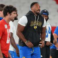 Rams star Myles Garrett will have knee surgery, expected to miss 4 games, AP source says