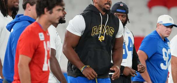 Rams star Myles Garrett will have knee surgery, expected to miss 4 games, AP source says
