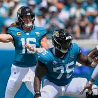 Trevor Lawrence throws 4 TD passes as the Jaguars rout the Browns 34-10 in season opener