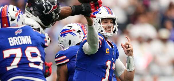 Josh Allen connects with Joshua Palmer for a late TD and Bills beat Texans 36-31 in wild opener