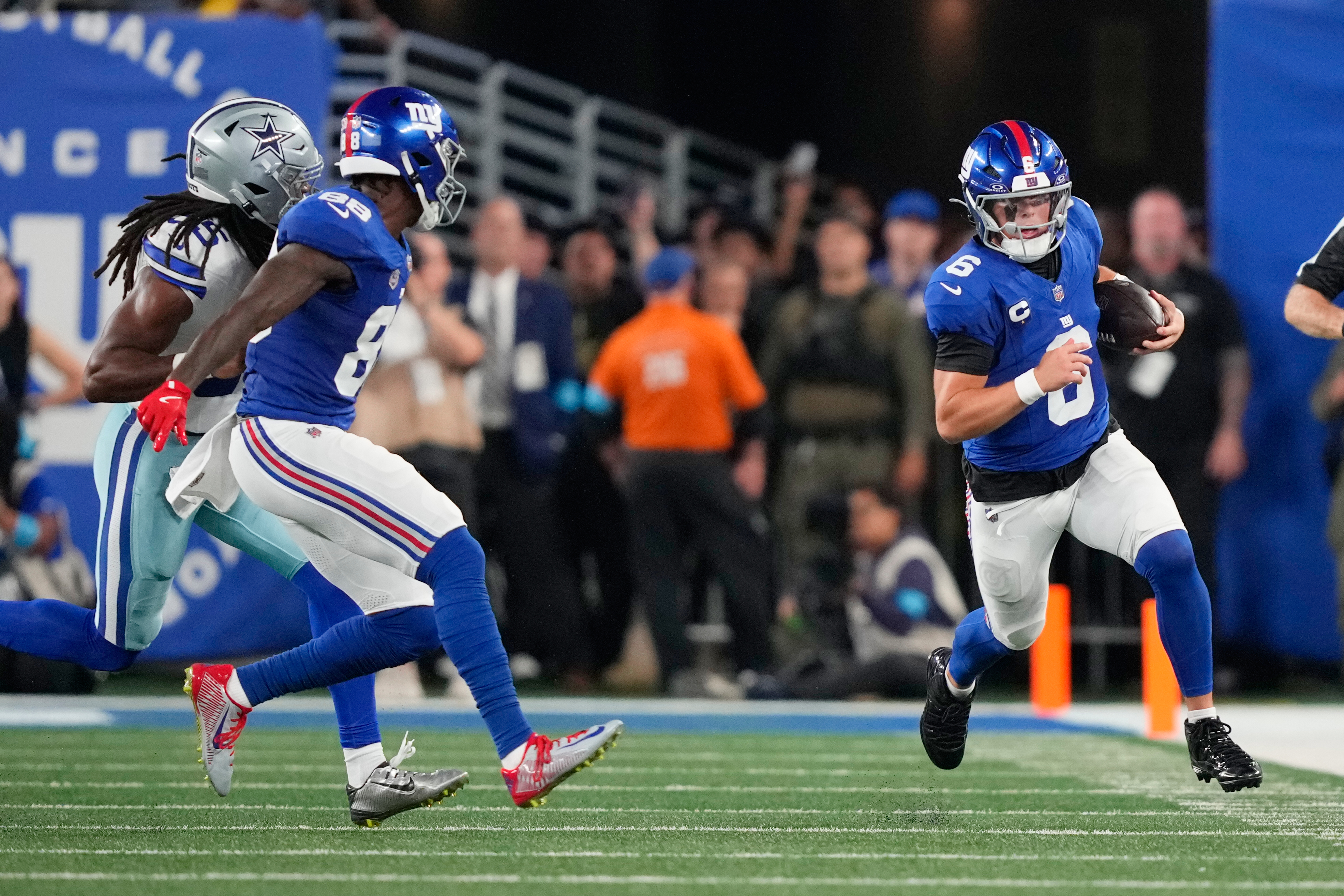 Locals in the NFL: Jaxson Dart, 'stepbrother' Skattebo team up to guide Giants to season-opening win