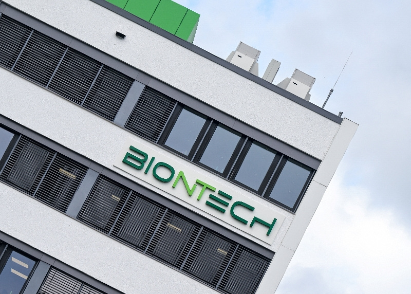 BioNTech says lung cancer drug candidate prolonged lives in trial