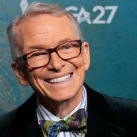 Bob Mackie, designer to the stars who defined '70s glamour, dies at 87