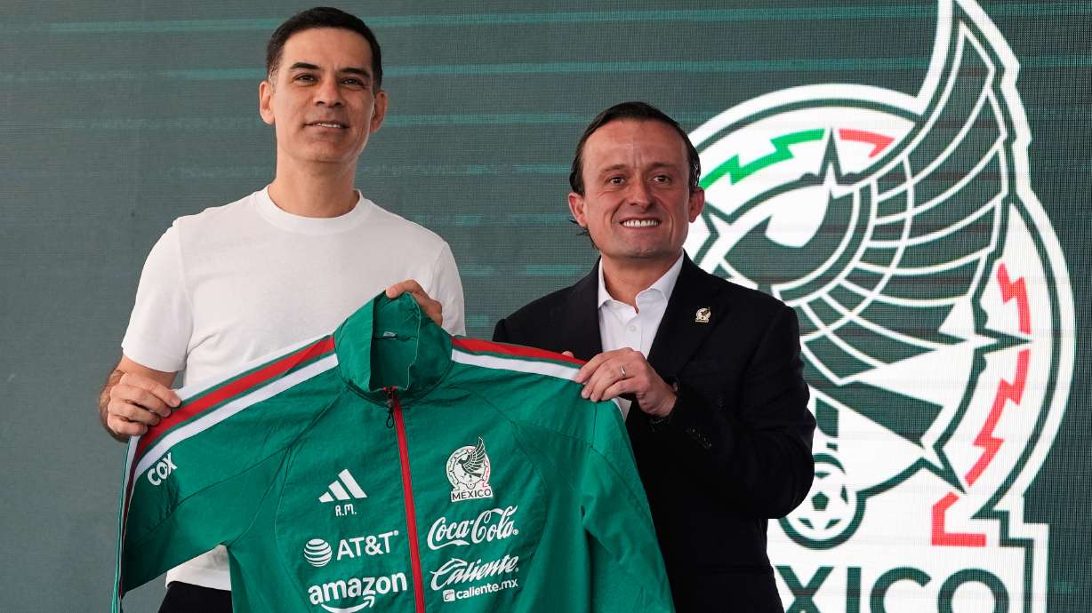 Mexican Soccer Federation's Mikel Arriola, right, and Rafael Marquez, the new head coach of the Mexican national soccer team, pose for a photo during a news conference in Mexico City, Thursday, Sept. 10, 2026.