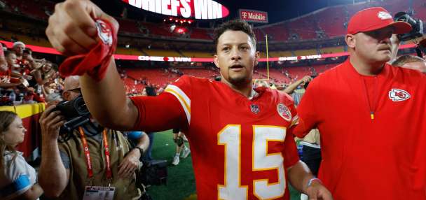 Patrick Mahomes shines on his surgically repaired knee in Chiefs' season-opening rout of Broncos