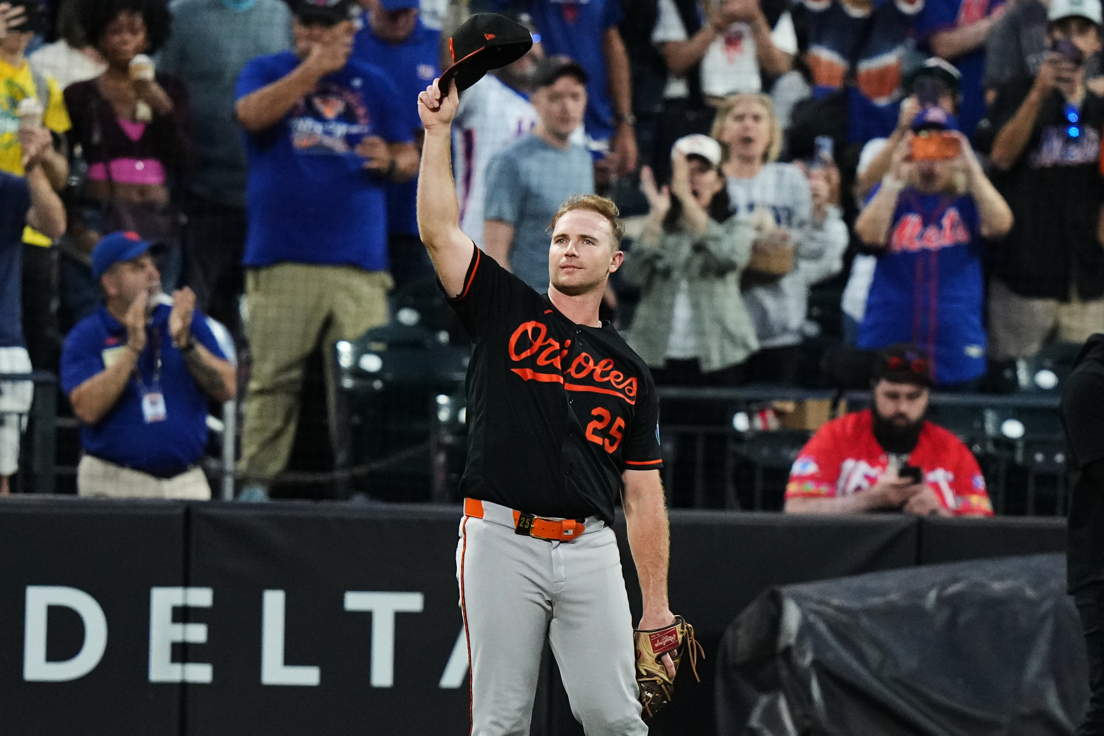 Pete Alonso receives thunderous ovations from Mets fans in return to Citi Field with Orioles