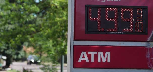 Retail rises a better-than-expected 1.2% in August after shoppers pulled back spending in July