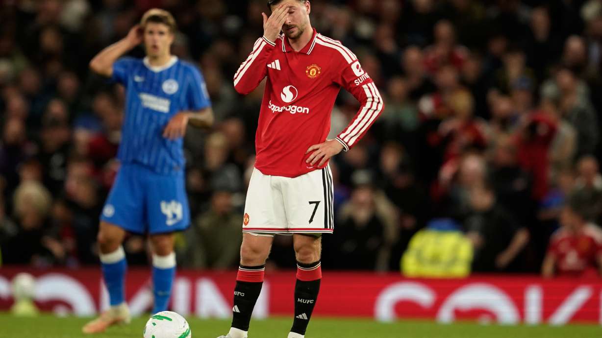 Manchester United's Mason Mount reacts after Brighton's Pascal Gross scoring his side's second goal during the English League Cup third round soccer match between Manchester United and Brighton and Hove Albion in Manchester, England, Wednesday, Sept. 16, 2026.