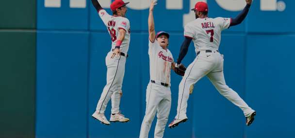 A late-season rally flips the AL Central race as the Guardians edge ahead of White Sox