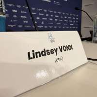 Lindsey Vonn warns fans about scammers impersonating her online