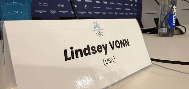 Lindsey Vonn warns fans about scammers impersonating her online