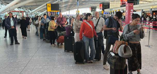 UK air traffic controller blames a millisecond software glitch for flight cancellations