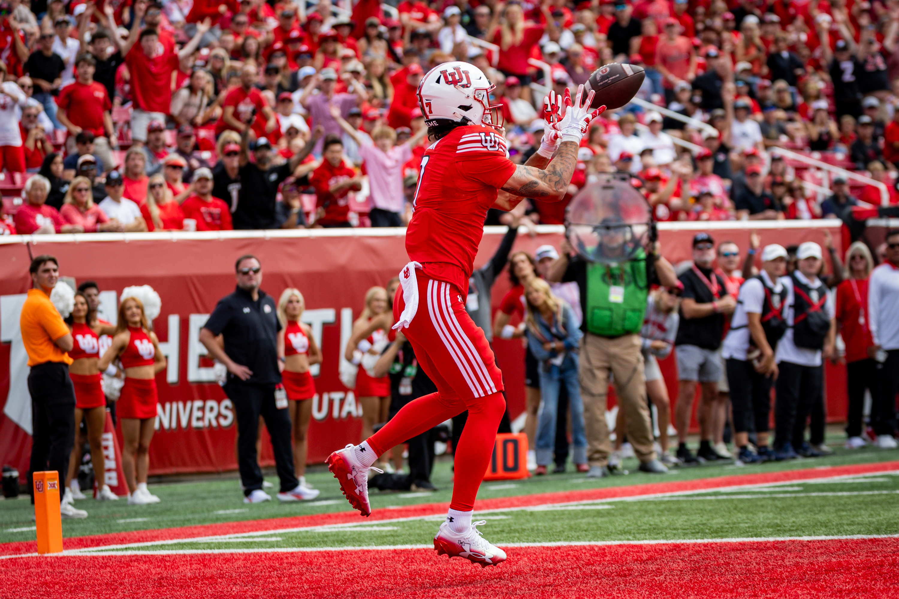Braden Pegan hauls in 2 TDs against former team as No. 17 Utah shuts out Utah State
