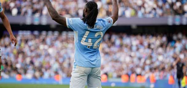 Man City wins 8-goal thriller against Sunderland to move clear at top of Premier League