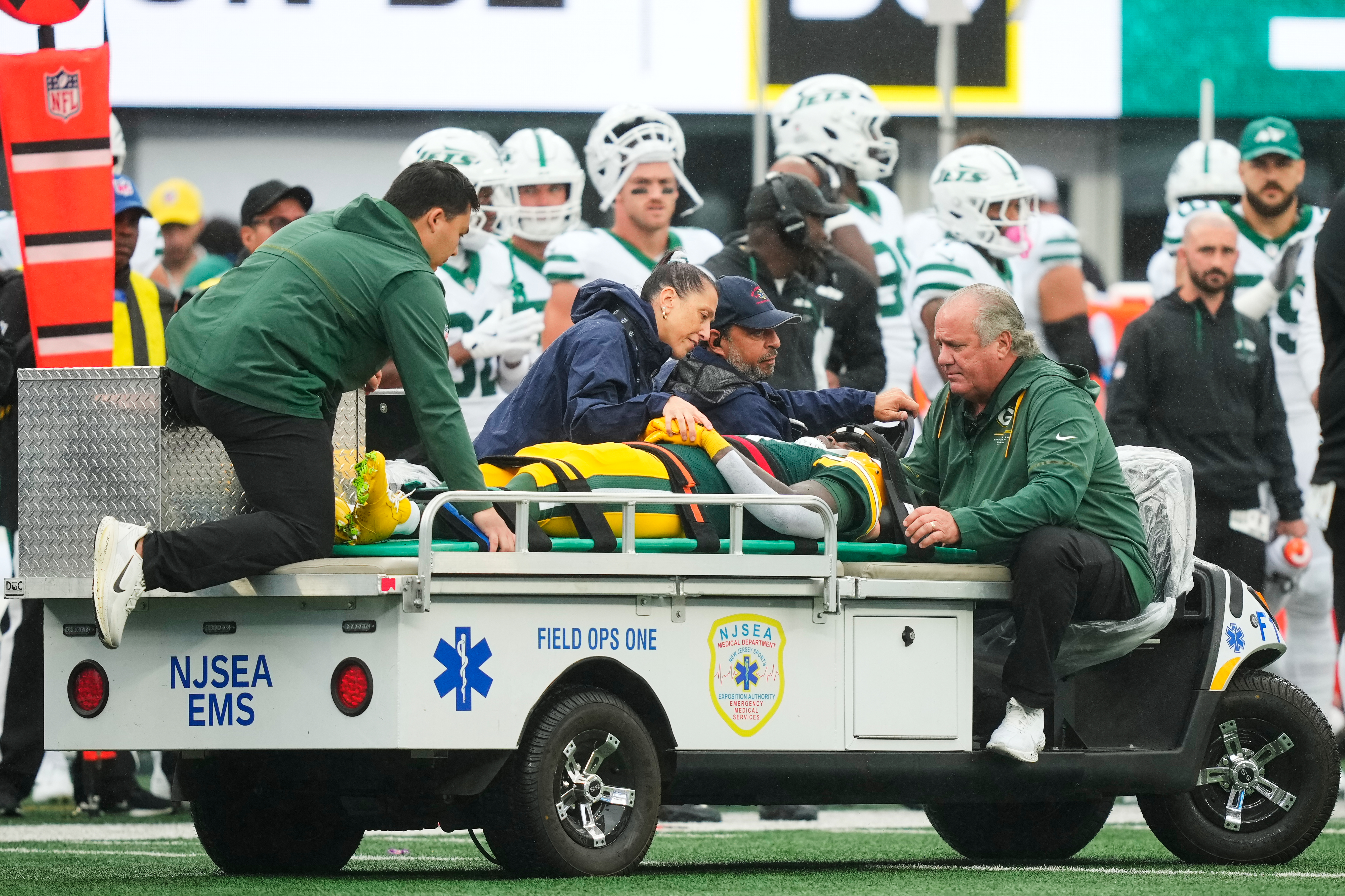 Packers' Jayden Reed and Zach Bako-Bewele carted off on consecutive plays vs Jets