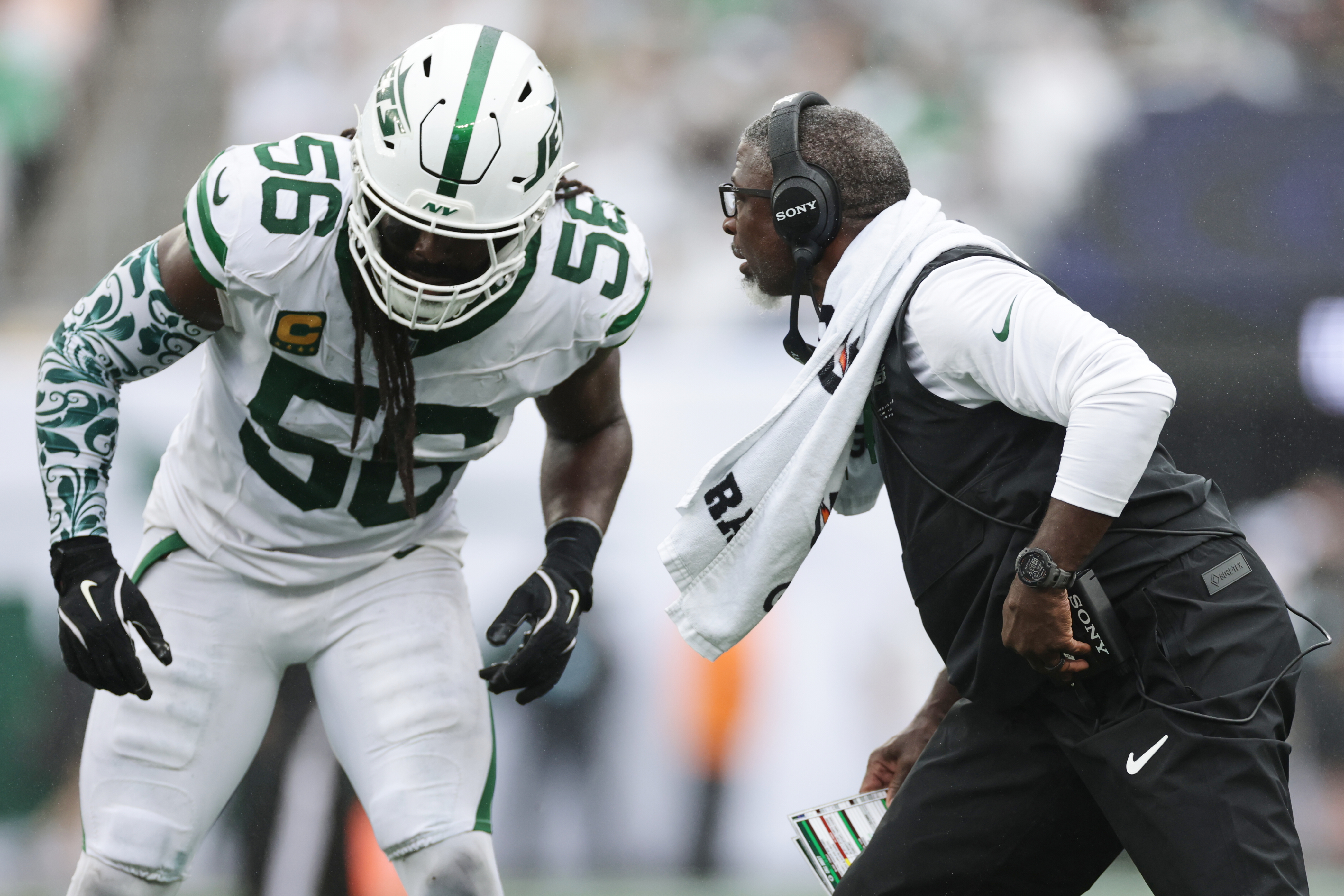 Aaron Glenn stands by his late decisions in Jets' overtime loss to Packers